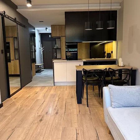 Zloty Wolnosci Fv Air Conditioning Apartman *